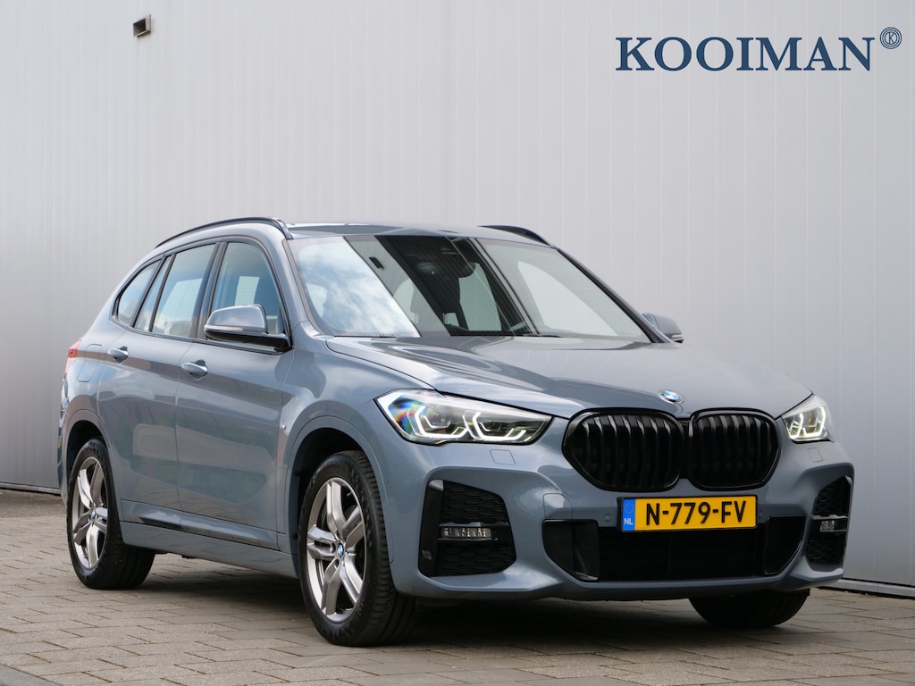 BMW X1 sDrive18i High Executive 136 Pk Automaat Navigatie / DAB / PDC / Trekhaak / Elektr Achterklep / Stoelverwarming