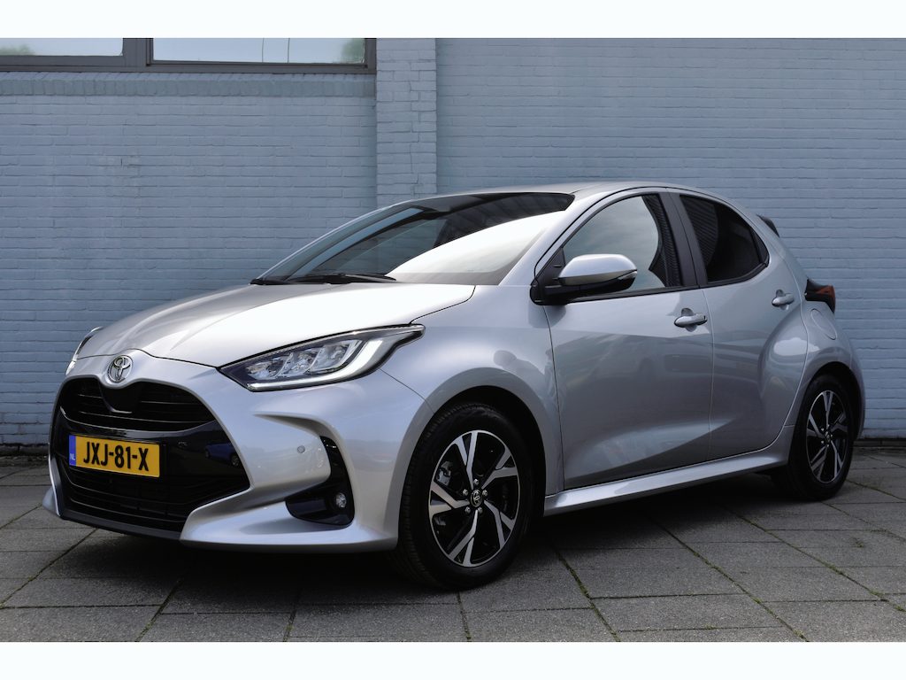 Toyota Yaris 1.5 Hybrid 115 Dynamic Limited 116pk Automaat | Stuur/stoel verwarming | Parkeersensoren vóór & achter | Apple Carplay/Android Auto |