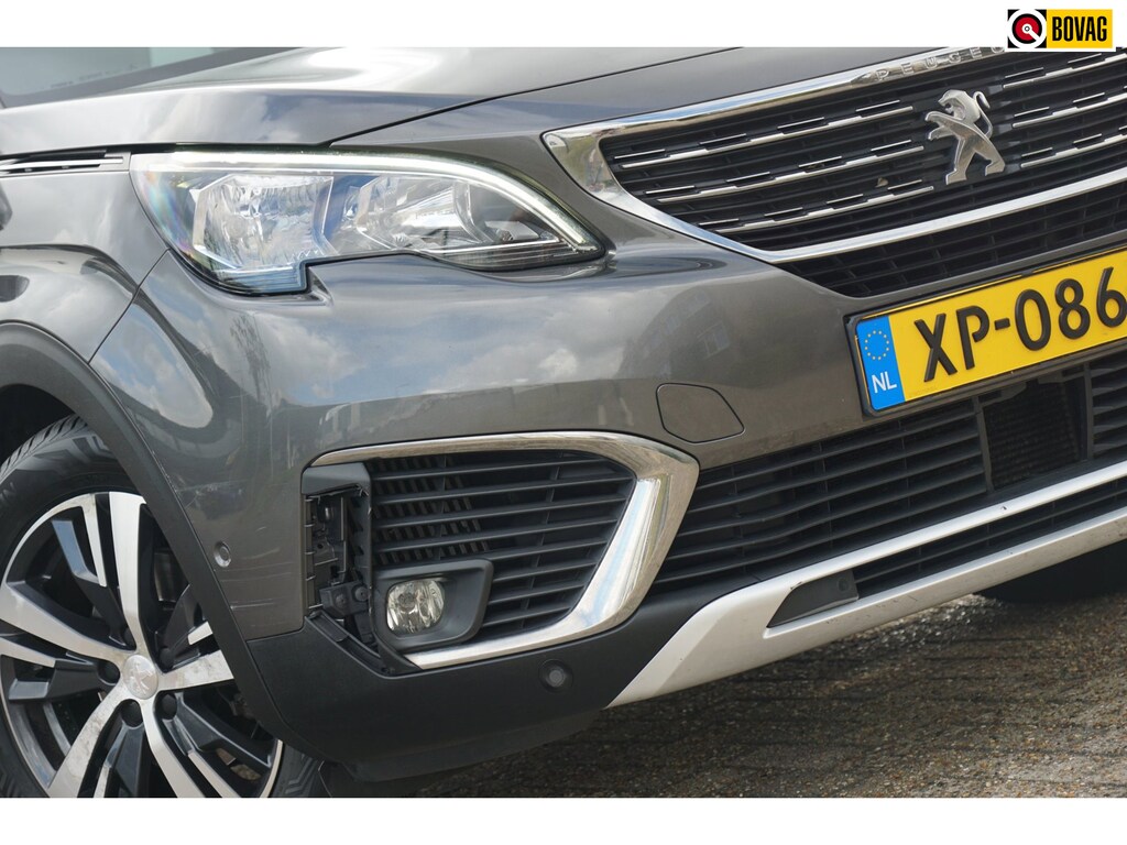 Peugeot 5008 1.2 PureTech Allure AUT | Gris Platinium | Carplay/Stoelverwarming/Cruise/Camera - Keurig!