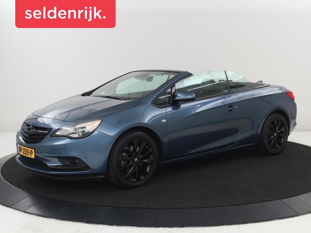 Opel Cascada 1.4 Turbo Cosmo | Stoelverwarming | Trekhaak | Camera | Navigatie | Windscherm | Climate control | Bluetooth | Cruise control | Parkeerhulp