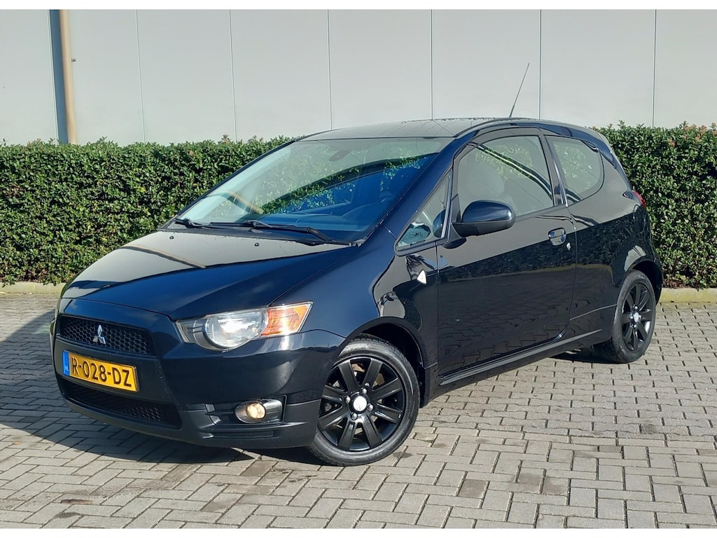 Mitsubishi Colt 1.3 16v 95pk Edition Two Airco