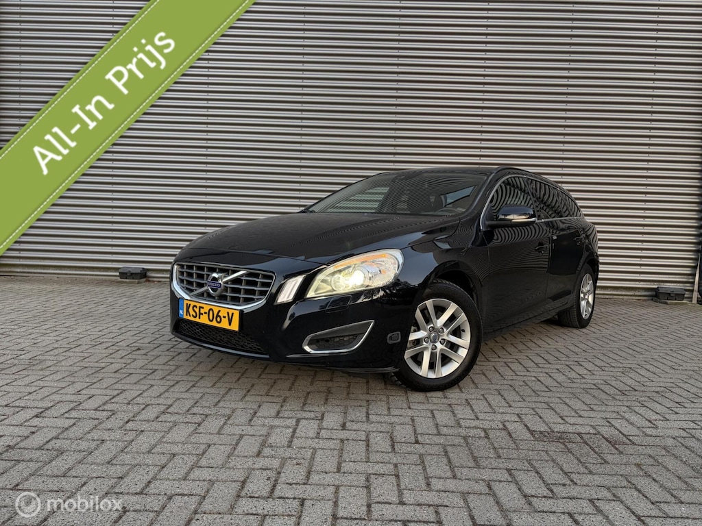 Volvo V60 1.6 T4Momentum/182PK/NW APK/1E EIG/AIRC/CRUISE/PDC