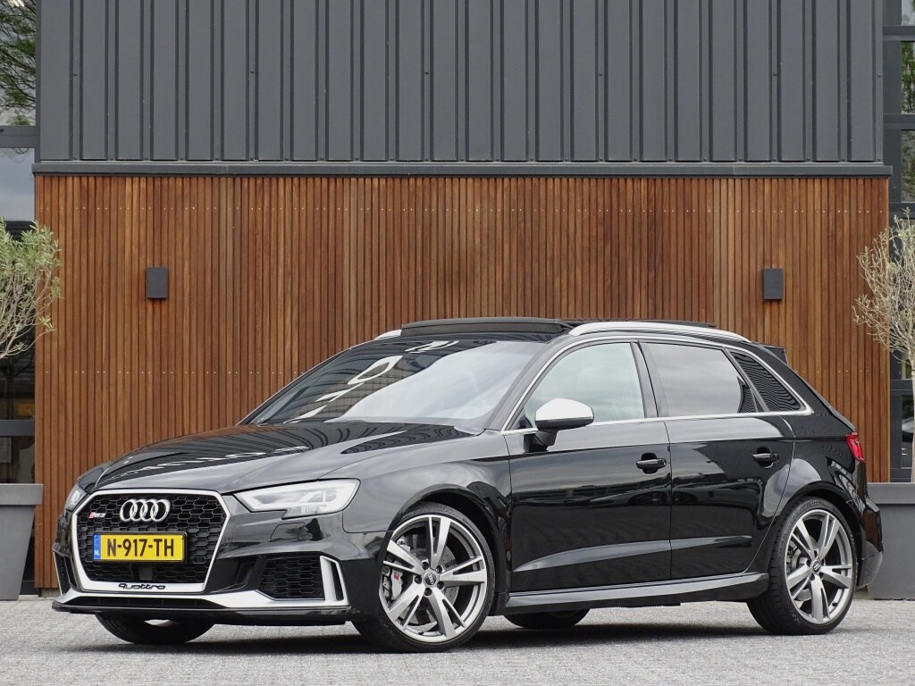 Audi RS3 Sportback 2.5 TFSI RS3 Quattro 400PK / KERAMISCH / B&O