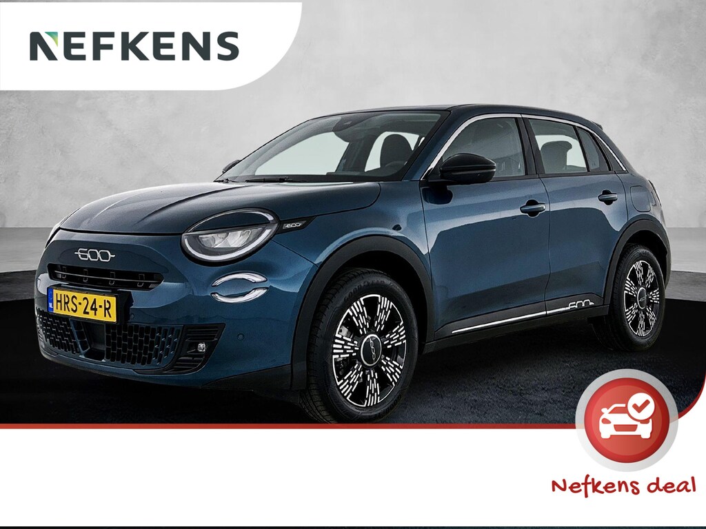 Fiat 600 Urban 1.2 110pk Automaat | Stoelverwarming | Navigatie | Climate Control | Cruise Control | Camera | 17"LMV | LED | Keyless Entry/Start | Verwarmbare Voorruit | Apple Carplay/Android Auto |