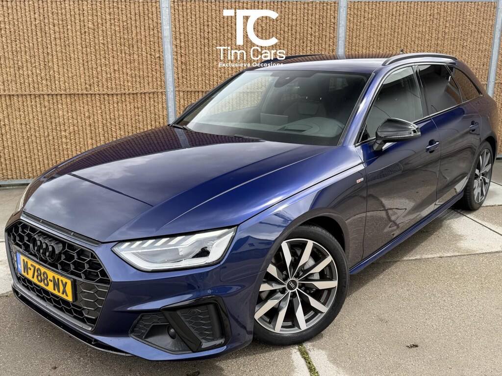 Audi A4 Avant 40 TFSI S edition Competition 204pk Automaat | Stoelverwarming | Head-up display | Bang&Olufsen 3D soundsystem | Lendensteun | Stuurwiel verwarmd | Verkeersbord detectie | Climate & cruise control | Parkeersensoren voor en achter S line