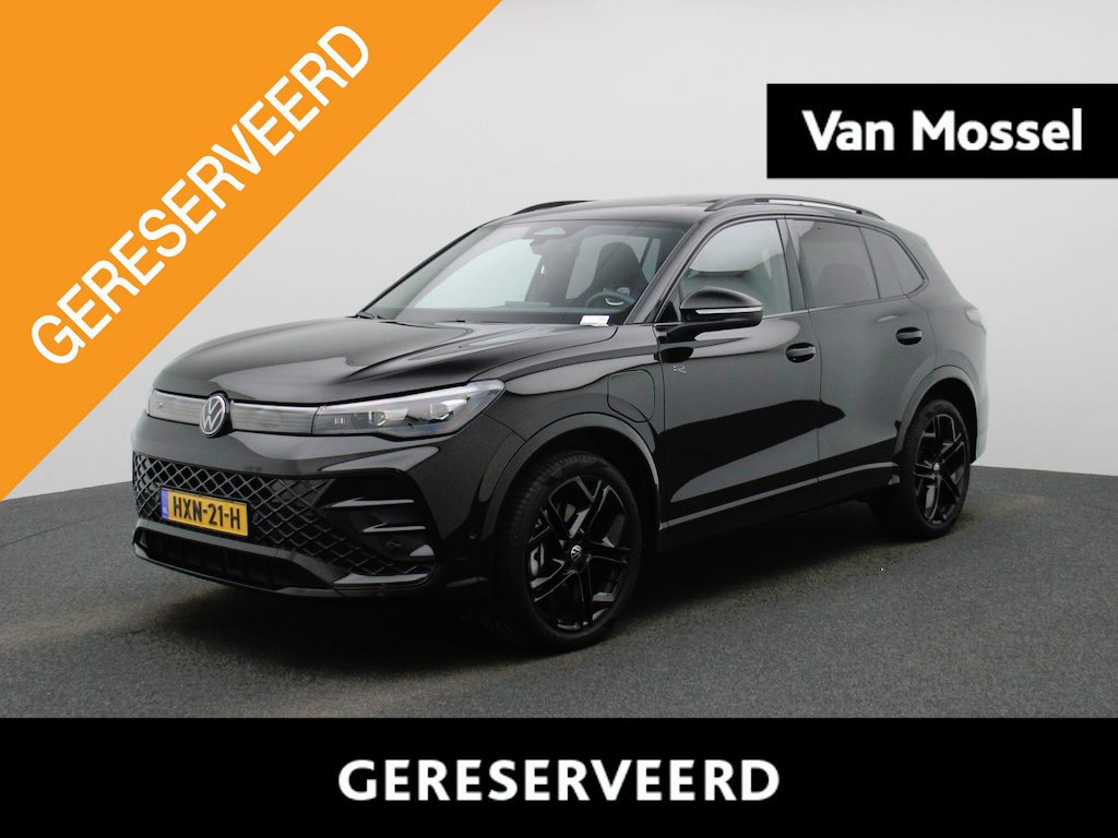 Volkswagen Tiguan 1.5 eHybrid R-Line Edition 204 PK| Origineel Nederlands | 1e Eigenaar | Panoramdak | Navigatie | Achteruitrijcamera | Achterklep Elektrisch | Stoelverwarming | Stuurwielverwarming
