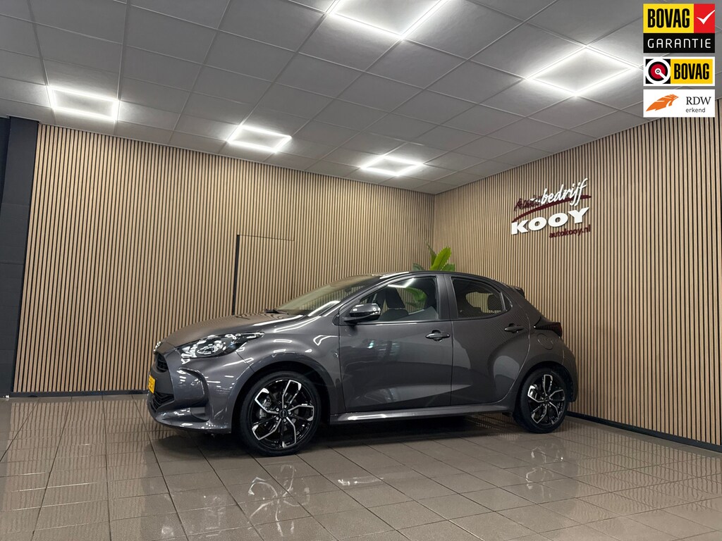 Toyota Yaris 1.5 Hybrid Comfort * Navigatie / Camera / 17" LM Velgen / Dealer onderhouden *