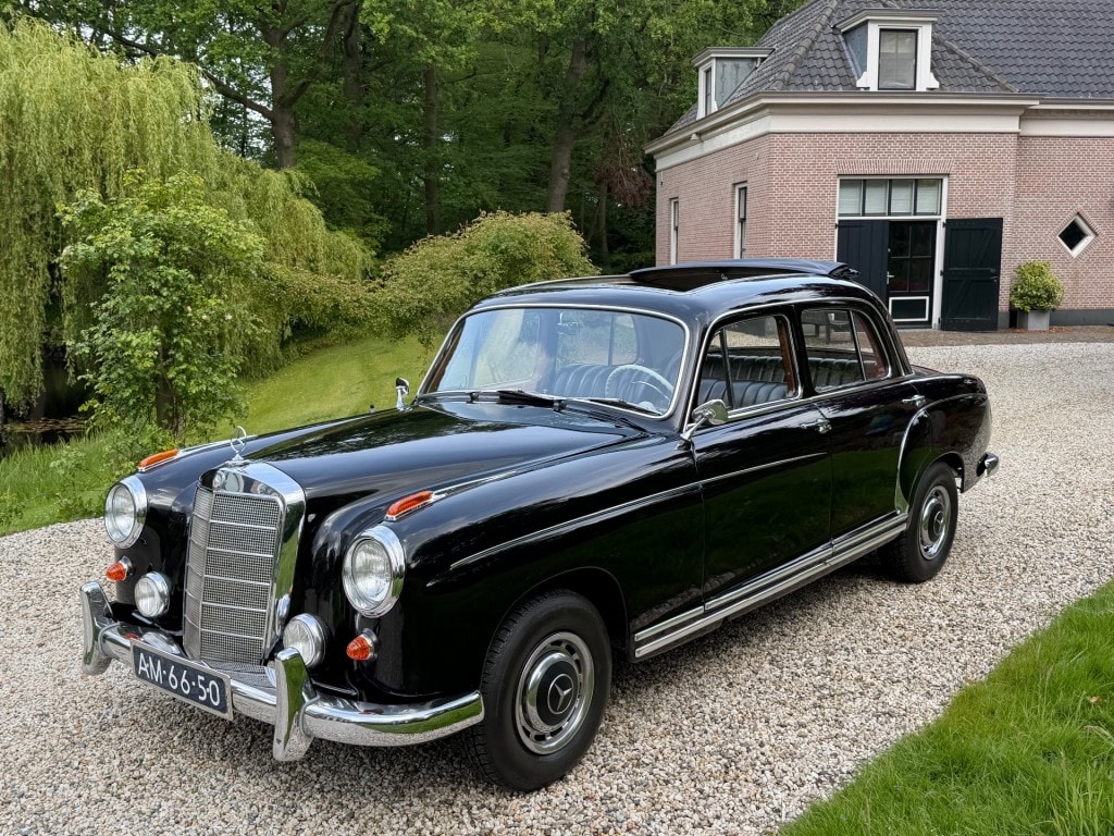 Mercedes-Benz 200-Serie 220 S Ponton 6 cilinder 2e eigenaar ONGERESTAUREERD