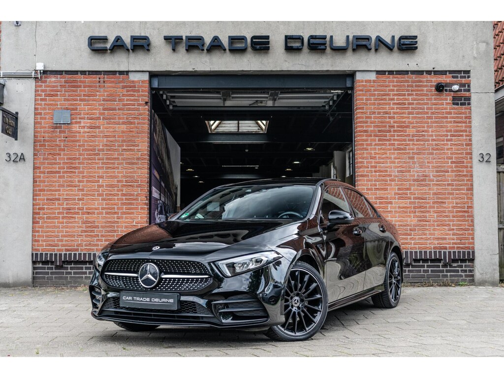 Mercedes-Benz A-klasse 250e AMG Pano / Burmester / 360
