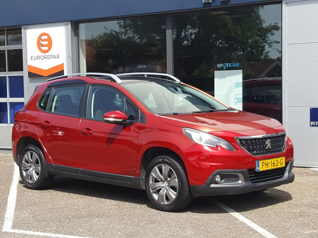 Peugeot 2008 BLUE LION 1.2 PureTech-110pk Navigatie | Cruise control | AIRCO | Parkeersensoren | Panoramadak | Bluetooth | LM-velgen 16inch