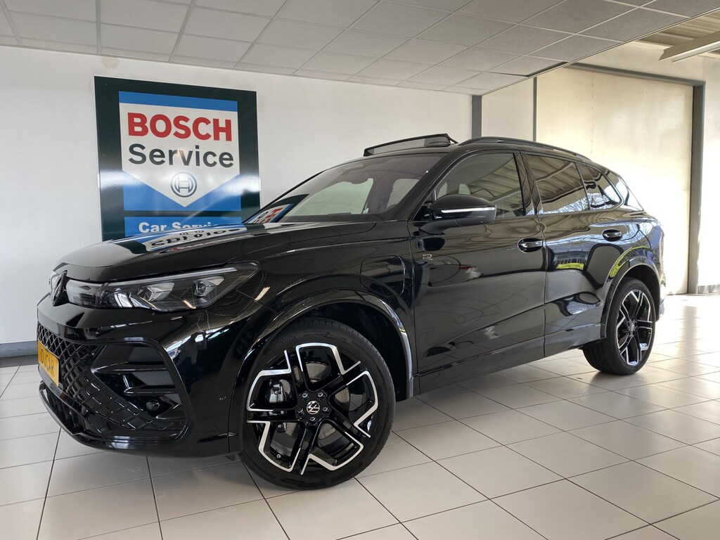 Volkswagen Tiguan 1.5 eHybrid R-Line Edition 272 PK Panoramadak ,  Headup ,  Leer , Massage stoelen