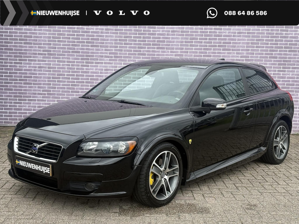 Volvo C30 2.4i Summum | 5 cilinder | Stoelverwarming | Exterieur styling | Spoiler | Sport Chassis | BLIS | Leder | High Performance audio | Extra getint glas | Parkeersensoren |