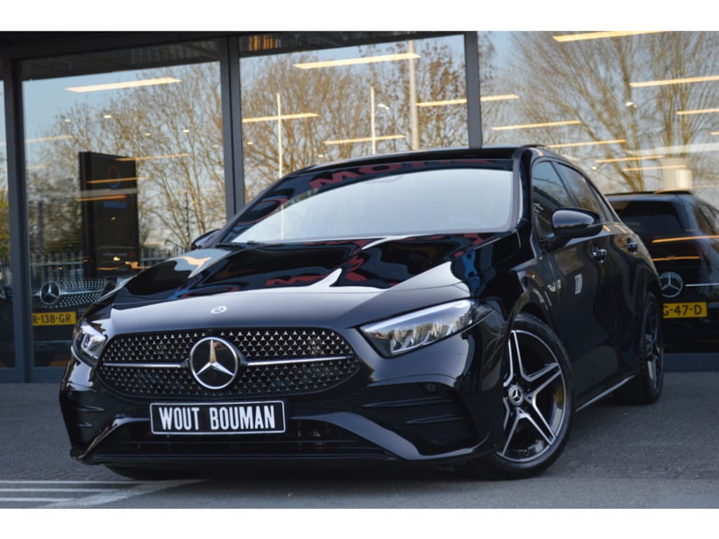 Mercedes-Benz A-klasse 200 AMG Led Panorama Widescreen Sfeer Camera Night CarPlay Pdc