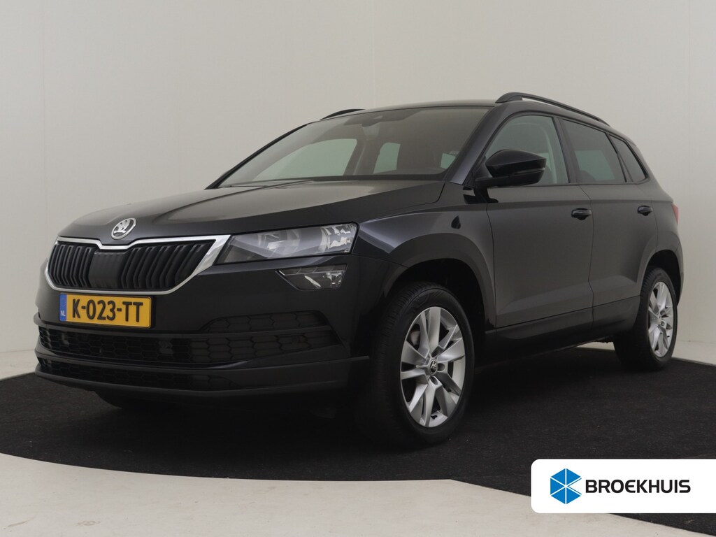 Skoda Karoq 1.5 TSI ACT Business Edition 150 Pk DSG/AUTO | Trekhaak uitklapbaar | Apple carplay Android auto | Navigatie | Parkeersensoren voor/achter | Voorstoelen verwarmd | Cruise control adaptief | DAB | 17"LMV