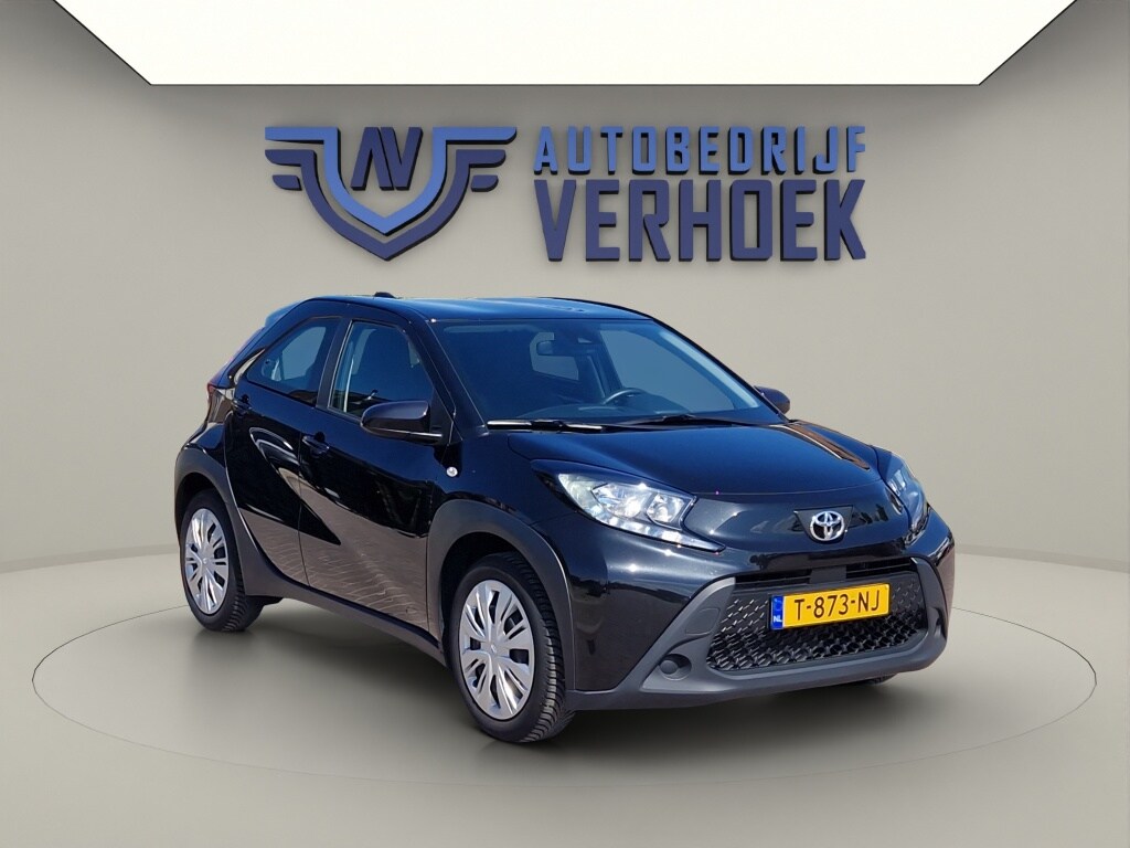 Toyota Aygo X 1.0 VVT-i MT Play NL Auto - All Season Banden - Carplay