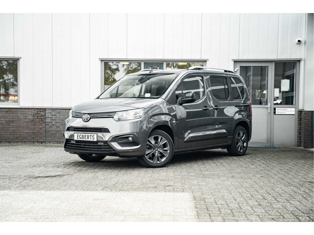 Toyota ProAce | Pano dak | 5-Persoons | Achteruitrijcamera | PDC V+A |