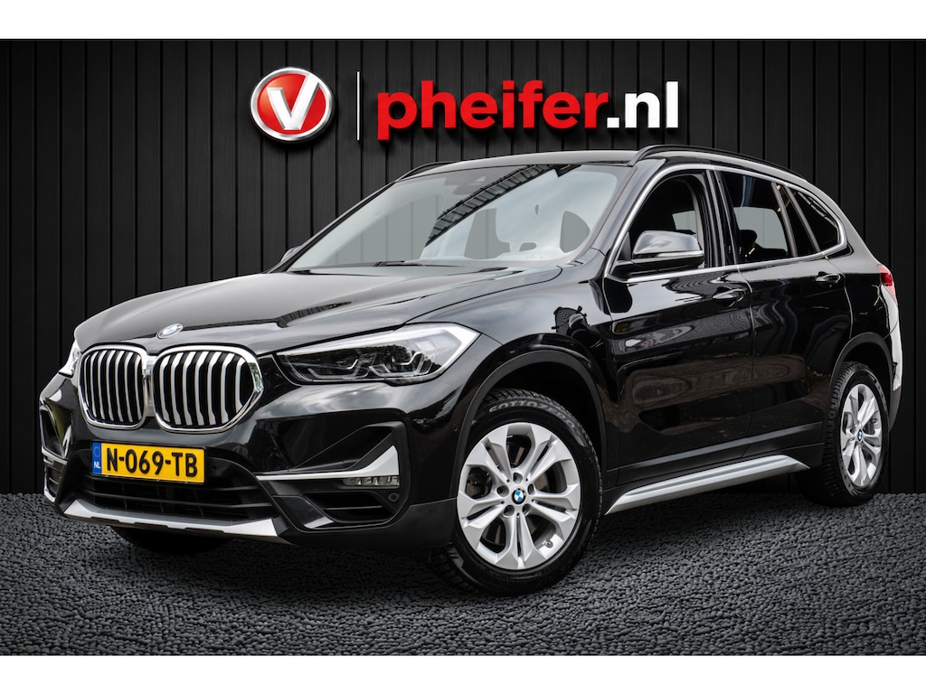 BMW X1 sDrive20i Business Edition Plus Leer/ Stoelverwarming/ Head up/ Full led/ Dab/ Cruise control/ Elektr. achterklep/ Navigatie