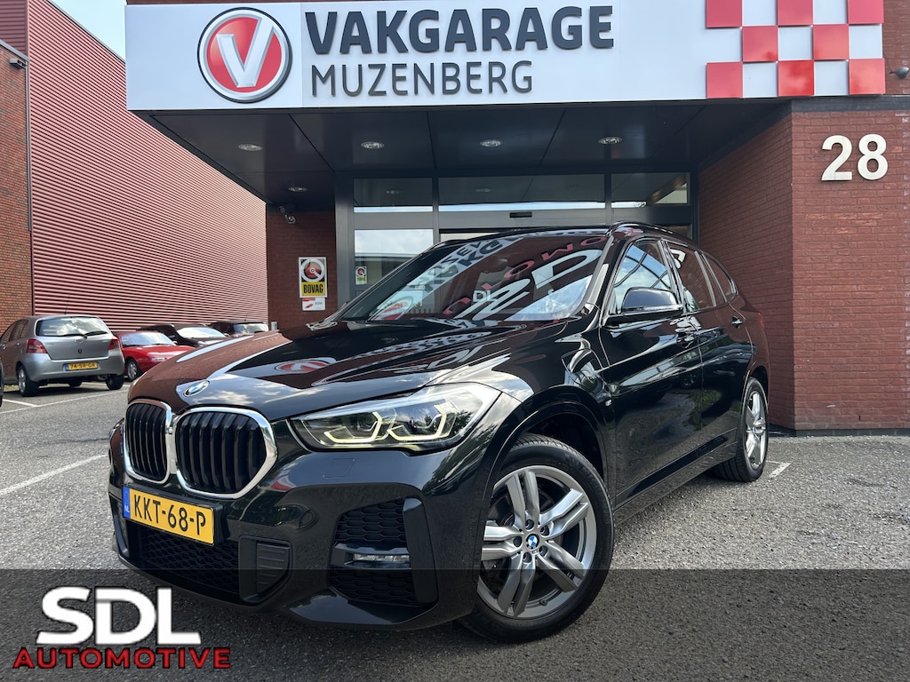 BMW X1 xDrive25e Executive M-Sport SOH 100% // FULL LED // NAVI // SPORTSTOELEN + STOELVERWARMING // PDC // ELEK. KOFFERKLEP
