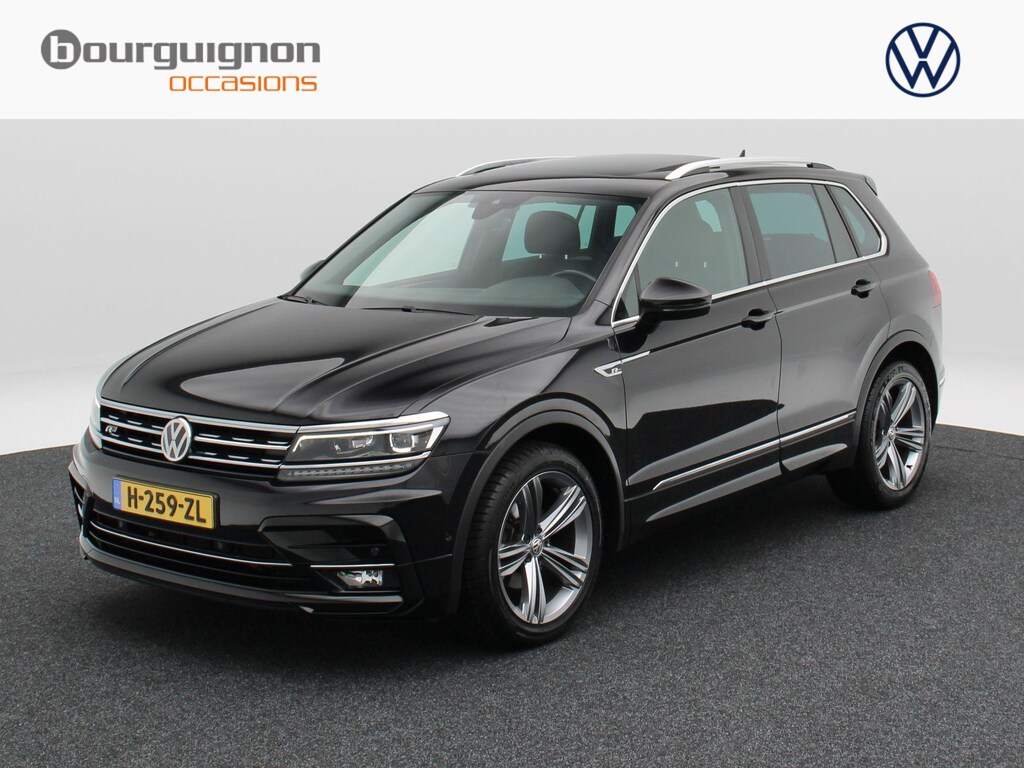 Volkswagen Tiguan 1.5 TSi 150 Pk Automaat R-Line | Stoelverwarming | Panorama dak | Camera | Carplay | Adaptive Cruise | 19 Inch | 90.811 Km !!