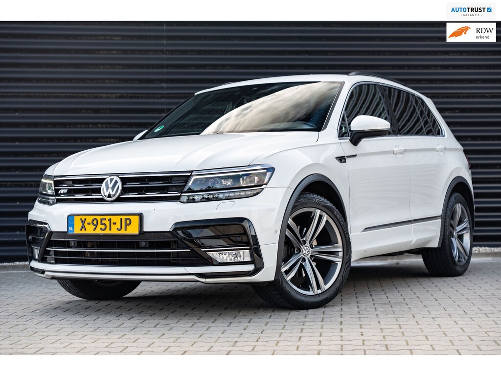 Volkswagen Tiguan 1.4 TSI 3x R-Line / Virtual cockpit / CAMERA / LED
