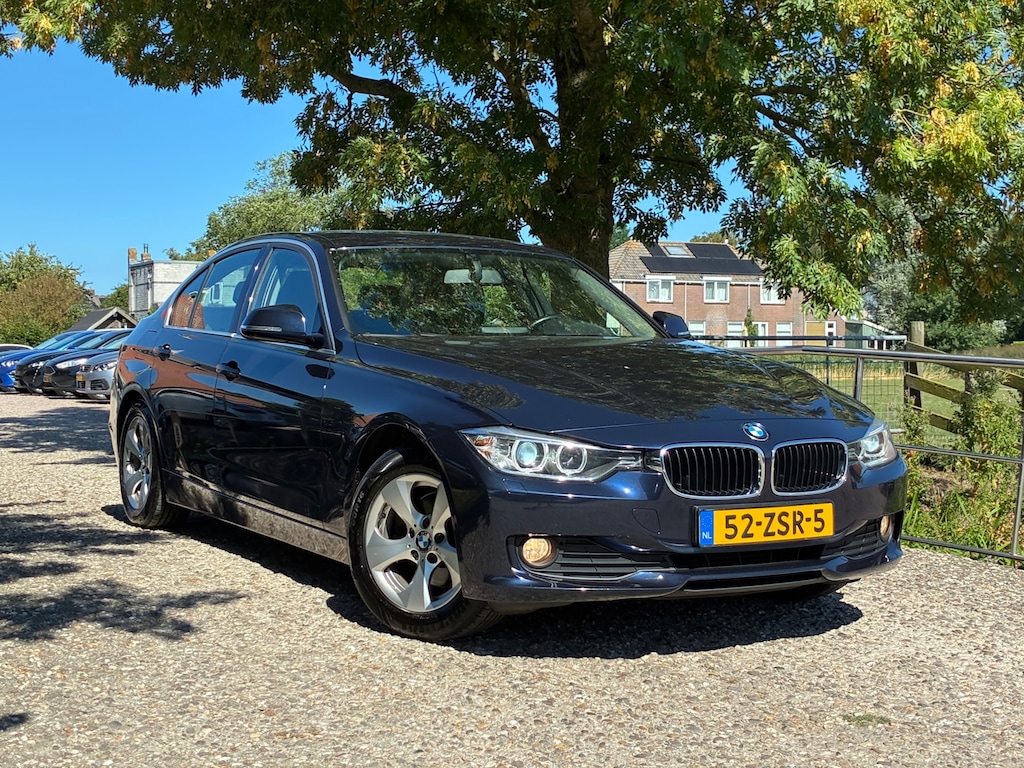 BMW 3-Serie 320d High Executive | " 158.000 KM '' + Cruise + Airco + Navi Nu € 9.975,-!!!