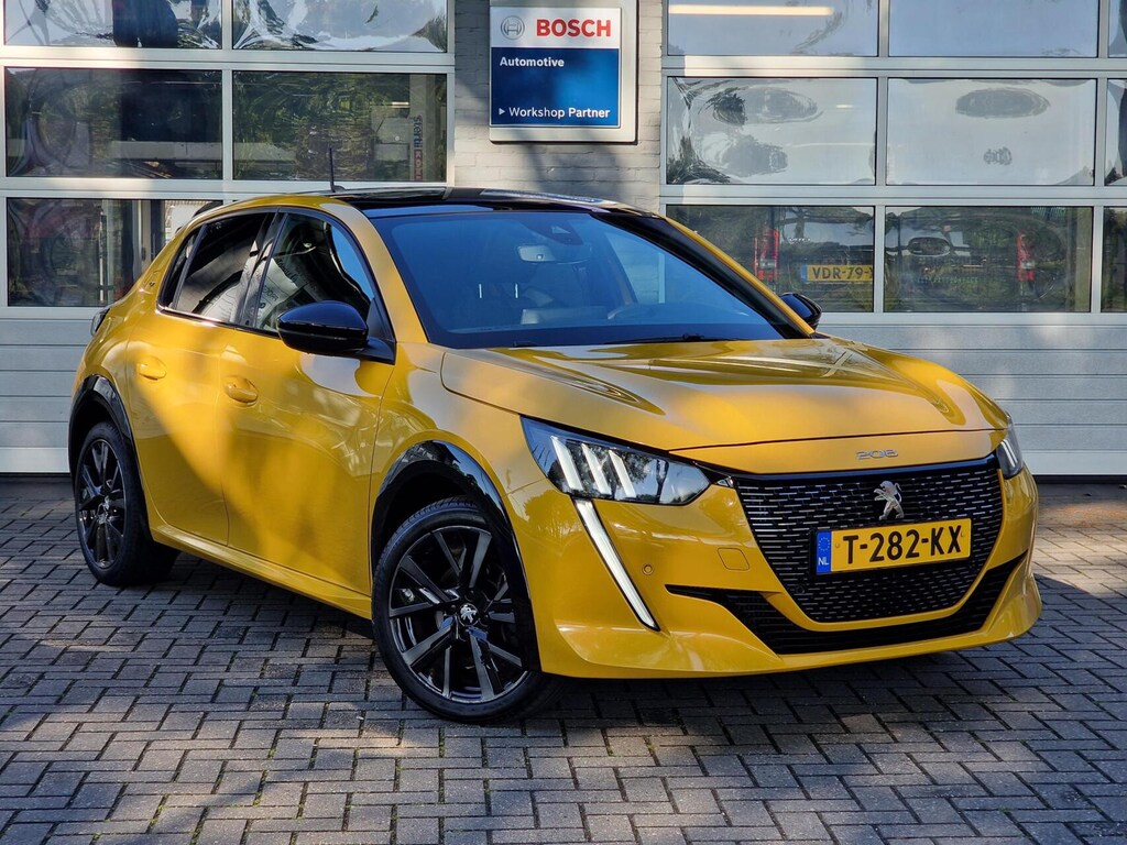 Peugeot 208 1.2 PureTech GT|Pano|LED|Cruise|Clima|360'Camera|17-inch|