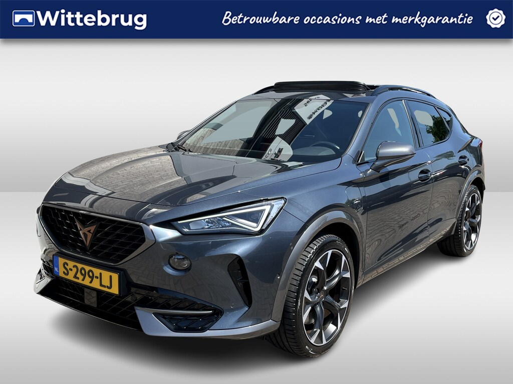 CUPRA Formentor 1.4 e-Hybrid VZ Performance / AUTOMAAT/ PANO/ 245 PK/ TREKHAAK/ NAVI/ DCC/ FULL LINK/ ACC/ DODEHOEK/ KEYLESS/ ELEK.ACHTERKLEP/ DIGITAL DASH/ CLIMA/ STUUR+STOELVERWARM./ PARK. SENSOR.V+A/ CAMERA/ DAB/ NAVI/ LED/ 19''LMV