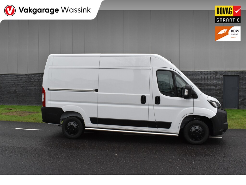 Peugeot Boxer 2.2 BlueHDi 140 S&S L2H2 3.3t Euro 6 Nieuwe registratie 2024/ GEEN BPM/ L2H2/ achteruitrijcamera verzwaard verenpakket, pakket City plus