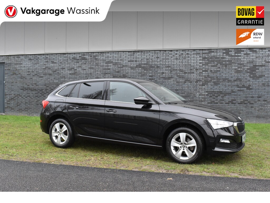 Skoda Scala 1.0 TSI Ambition Automaat Carplay Navigatie Front/lane assist Stoelverwarming Parkeer sensoren