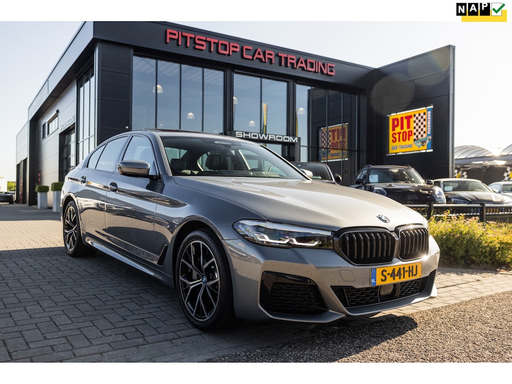 BMW 5-Serie 530e, M-Sport, Head-Up, 1e eigenaar, NL Auto, HiFi, Sfeerverlichting!