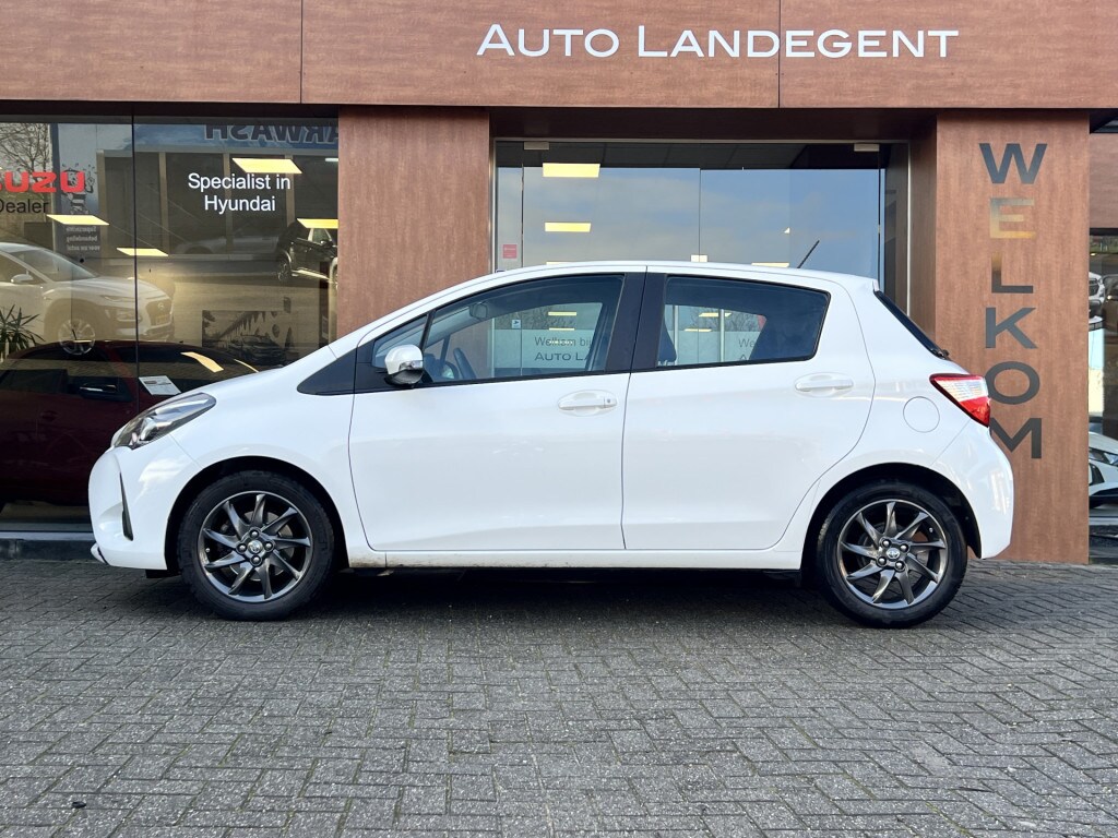 Toyota Yaris 1.5 VVT-i Comfort | Trekhaak | LM velgen | Bluetooth | Radio