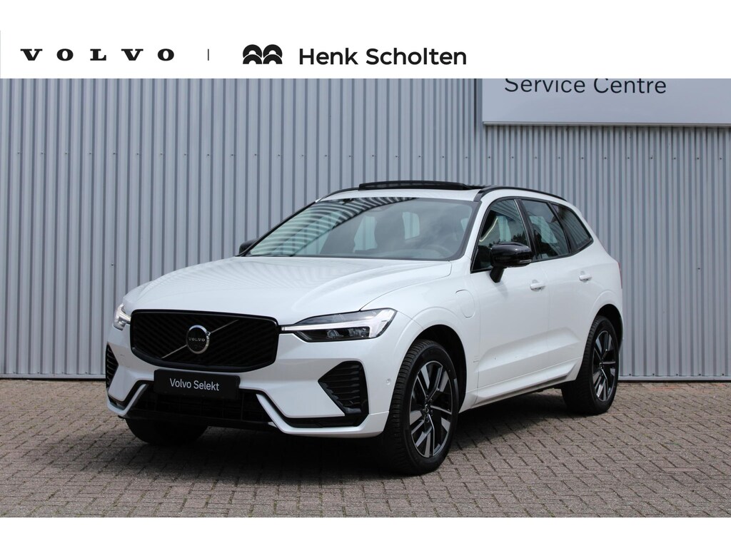 Volvo XC60 T6 Plug-in hybrid AWD Plus Dark | Trekhaak | Panoramadak | Head up display | 360 graden camera | Elektrisch verstelbare en verwarmbare voorstoelen | Premium audio by Harman Kardon