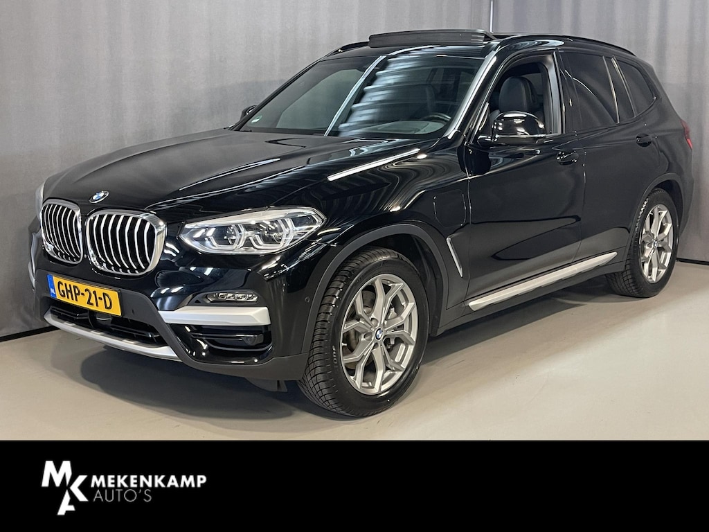 BMW X3 xDrive30e High Executive X Line 19"/Panoramadak/Trekhaak/360 camera/Adaptieve cruise/Dodehoek/Stoel + stuurverwarming/Head-up