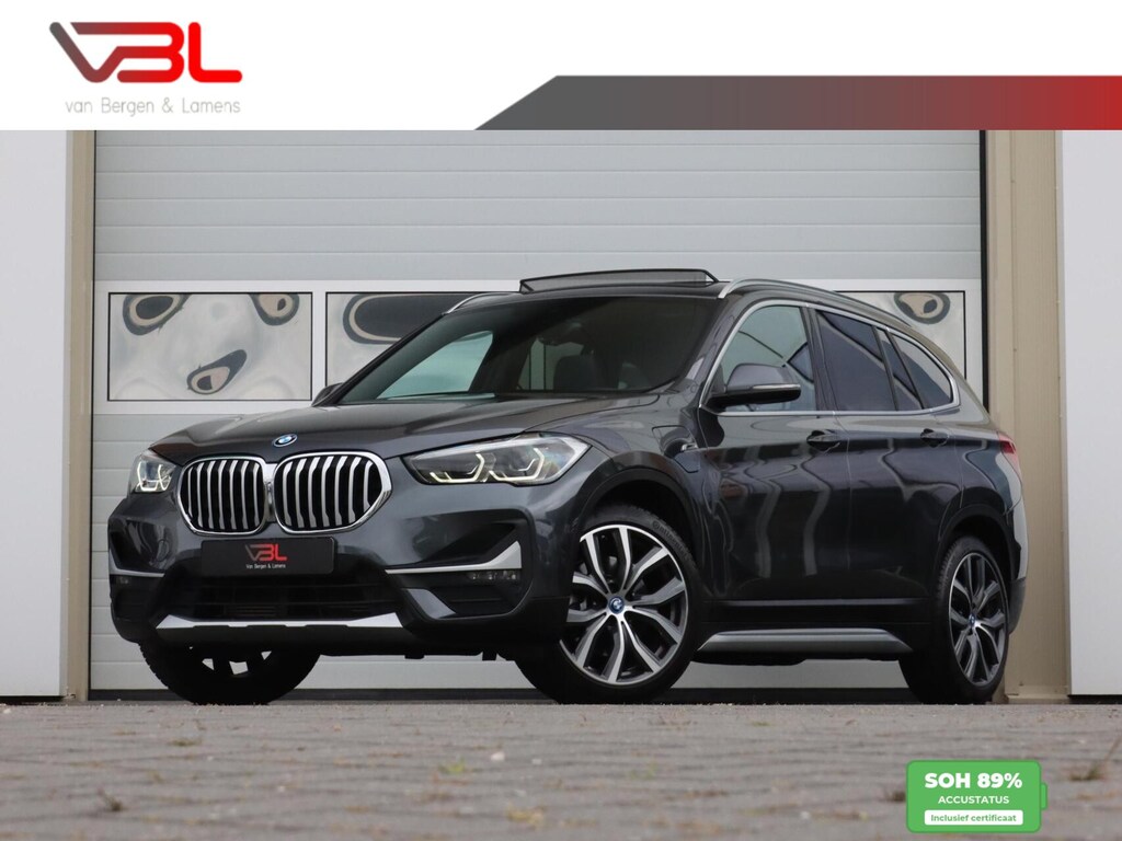 BMW X1 xDrive25e High Executive | Panoramadak | SOH 89% | Apple Carplay