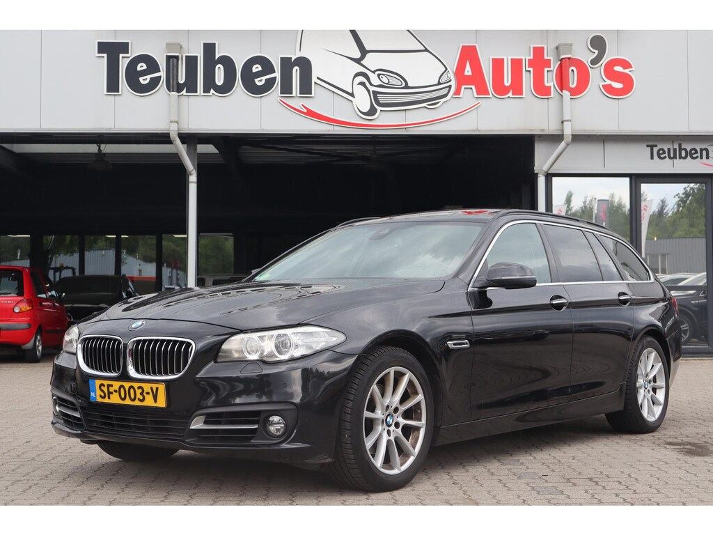 BMW 5-Serie Touring 520d High Executive | Head-up display | Lane assist | Elek Panoramadak