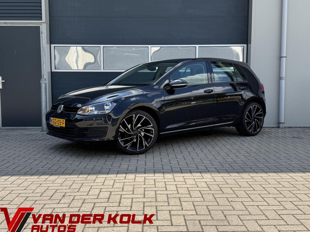 Volkswagen Golf 1.2 TSI Connected Series | Cruise | Stoelverwarming | Standkachel | Airco | Sensoren