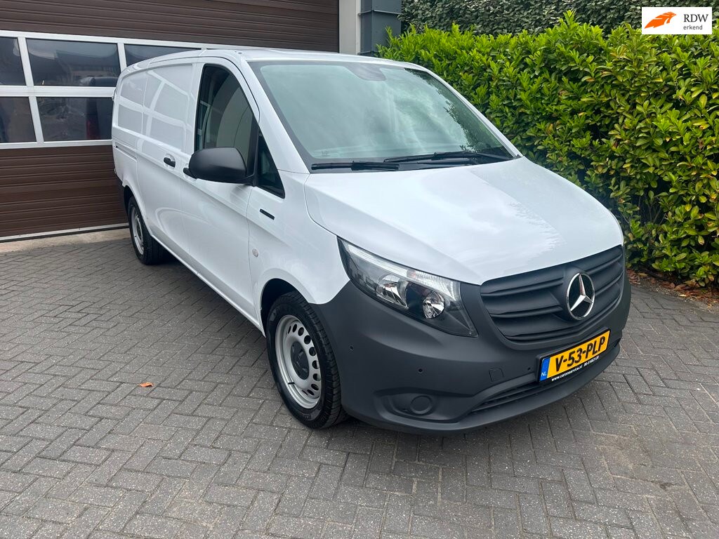 Mercedes-Benz eVito EVito 112 L2 85KW 60kWh Cruisecontrole Achteruitrijcamera Carplay Stoelverwarming