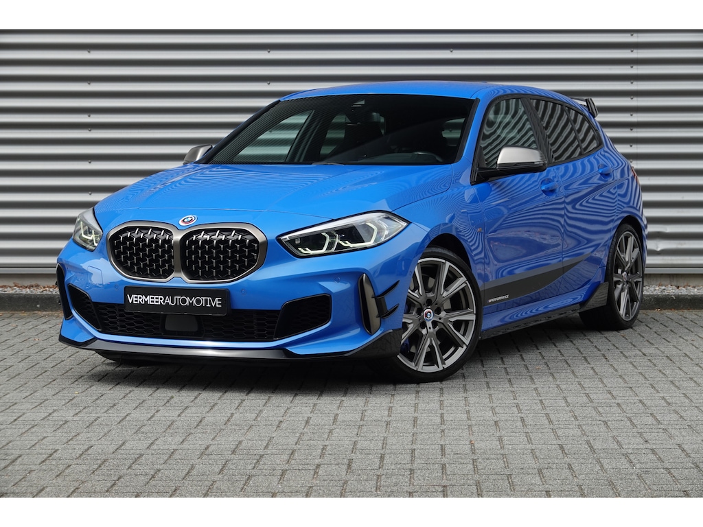 BMW 1-Serie M135i xDrive High Executive | M Performance | HUD | Memory | Stuur/Stoelverw. |