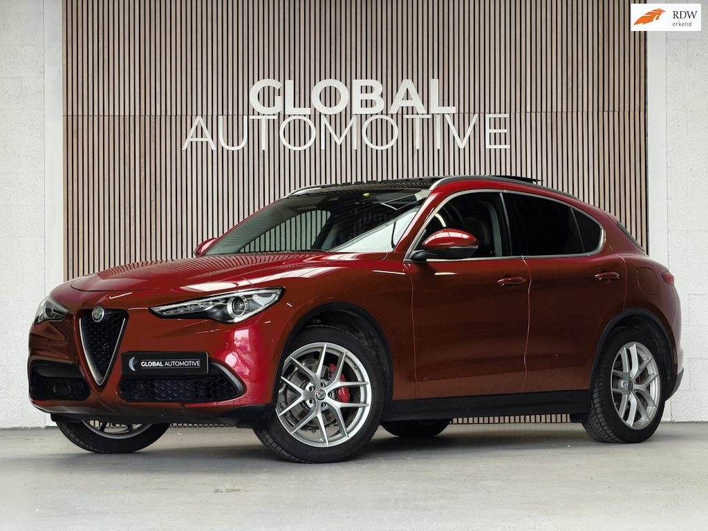 Alfa Romeo Stelvio 2.0 T AWD First Edition 280PK - SCHUIFDAK - HARMAN KARDON - LEER MET MEMORY STOELEN - ROSSO COMPETIZONE