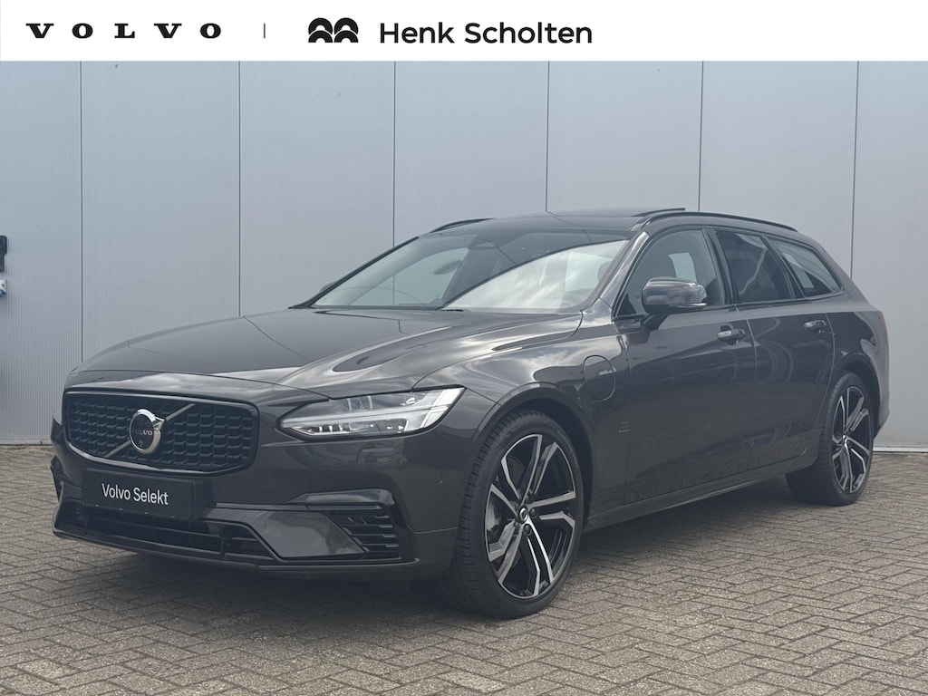 Volvo V90 T8 Plug-in hybrid AWD Ultra Dark | Bowers & Wilkins Premium Audio | Luchtvering | Gelamineerde zijruiten | Semi-Electrische wegklapbare trekhaak | 20" Lichtmetalen velgen | Massage in voorstoelen | Stoelventilatie | Stoelverwarming | 360° Parkeercamera