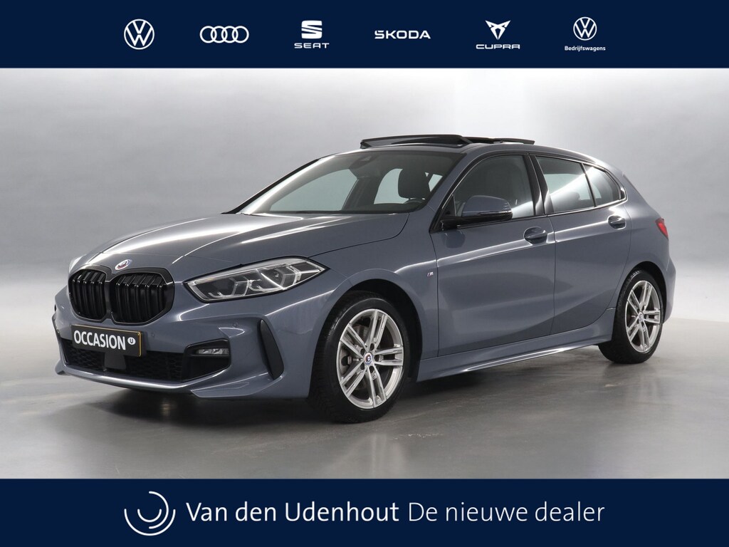 BMW 1-Serie 118i Business Edition Automaat / Navigatie / Panoramadak / Leder