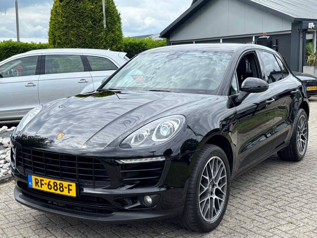 Porsche Macan 2.0 Turbo 252PK Benzine 2016 Zwart OH Historie
