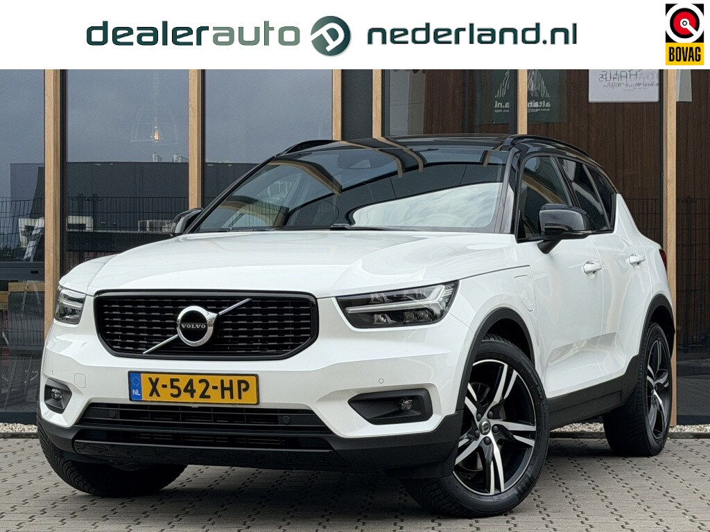 Volvo XC40 1.5 T5 Twin Engine R-Design | SOH 89% | Panoramadak | Camera |