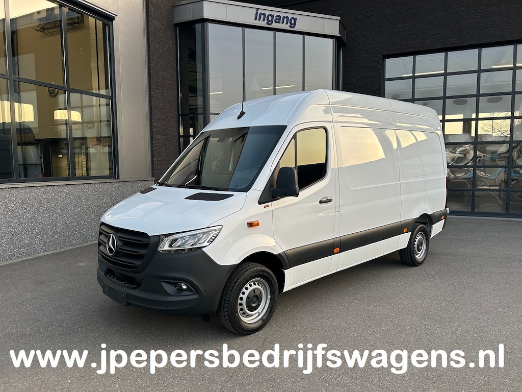 Mercedes-Benz Sprinter 317 CDI L2 H2 Pro LED / MBUX / Navigatie / Camera / Parkeersensoren / Cruise control / Airco / 270 Graden achterdeuren