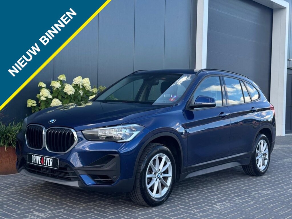 BMW X1 1.8i sDrive Executive | Trekhaak | Groot scherm