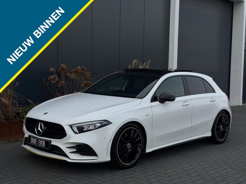 Mercedes-Benz A-klasse 200 AMG Edition 1 | Pano | Ambilight | LED