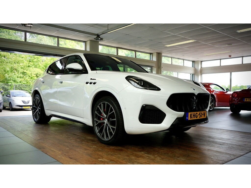 Maserati Grecale 2.0 MHEV Modena | 21 inch | 330 PK | | Performance pack |