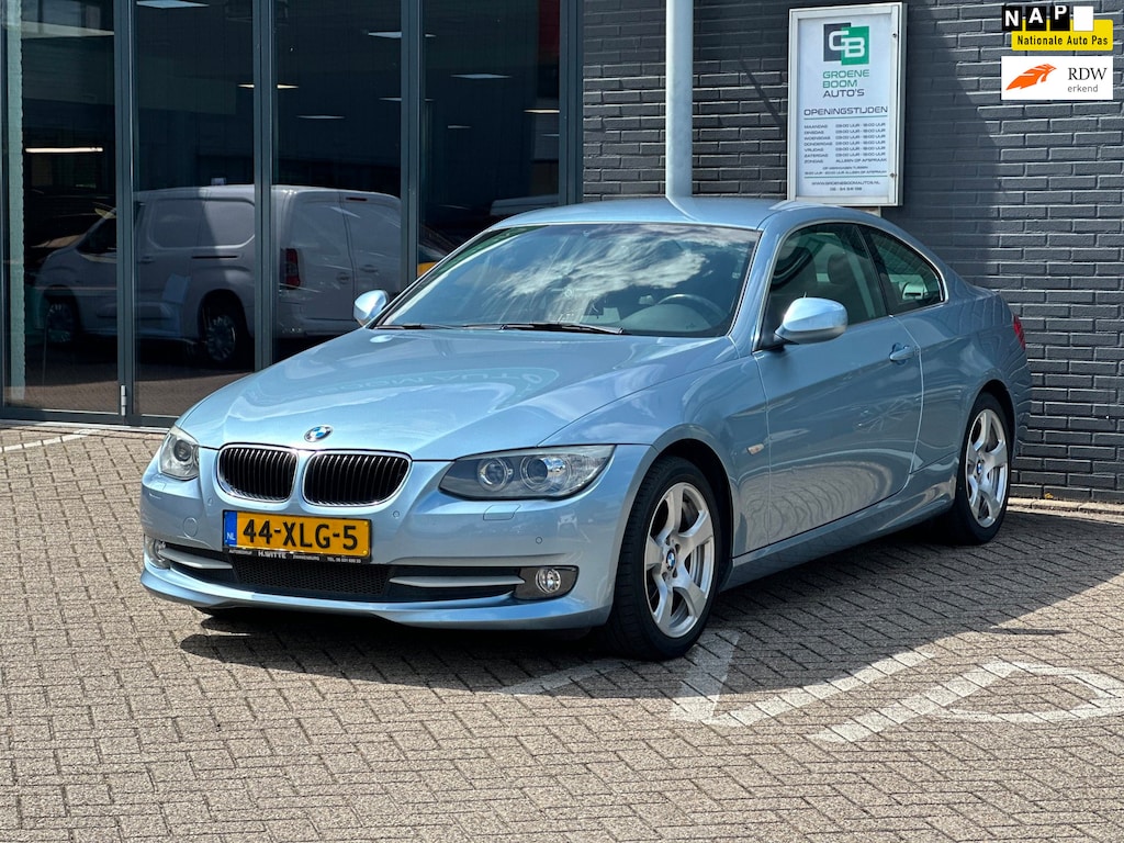 BMW 3-Serie Coupé 320i Corporate Lease/2E EIG/6-BAK/CARPLAY/NAVI/NETTE STATT!!