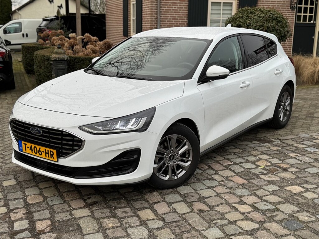Ford Focus 1.0 EcoBoost Hybrid Titanium Navi,ecc,lmv,pdc v en a, led