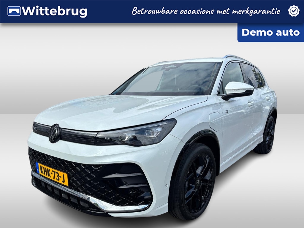 Volkswagen Tiguan 1.5 eHybrid R-Line Edition DSG Automaat Trekhaak inklapbaar / 20" York velgen /  Assistance + Comfort + Design pakket Rijdende demonstratieauto, bezichtigen op afspraak / Fabrieksgarantie tot 05-2030